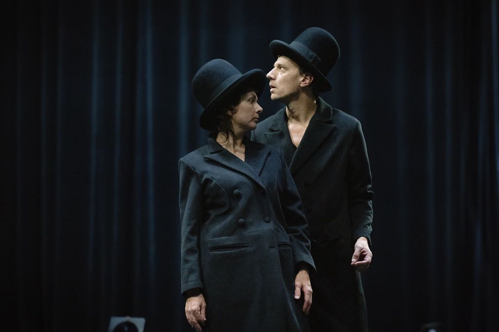 Ame Henderson in Matija Ferlin: Šov izgine