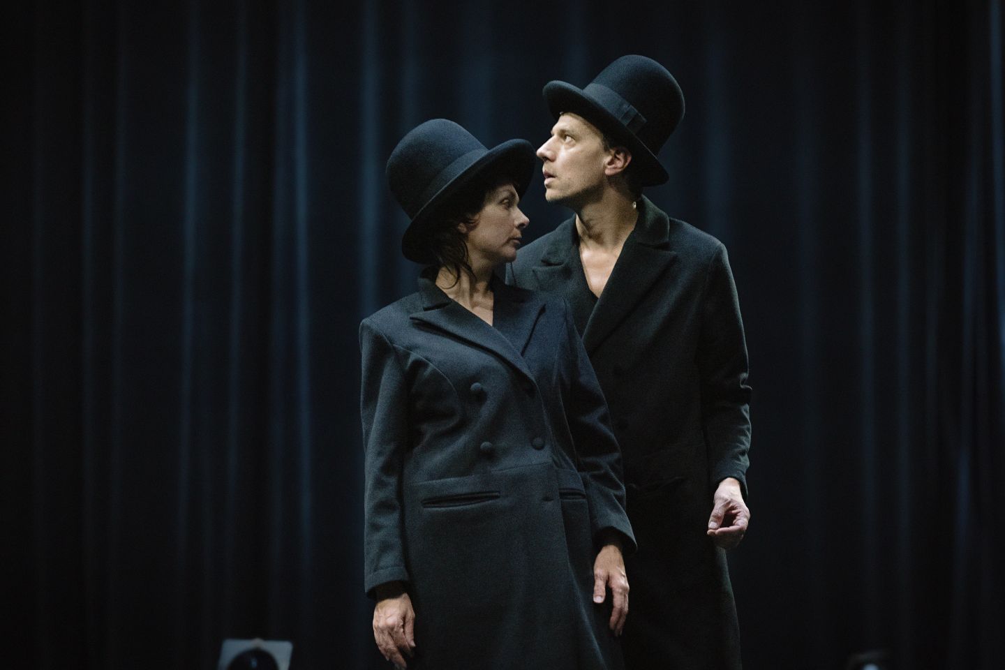 Ame Henderson in Matija Ferlin: Šov izgine