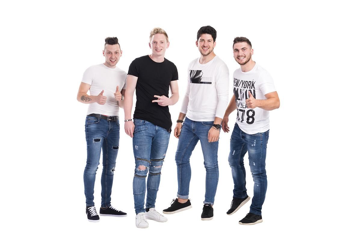 Zvita Feltna / Veliki predbožični žur / TOP SIX CLUB / 18.12.