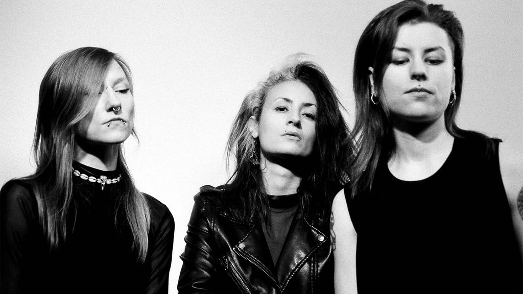 Aptera (DE) + Tres Madres | Ch0