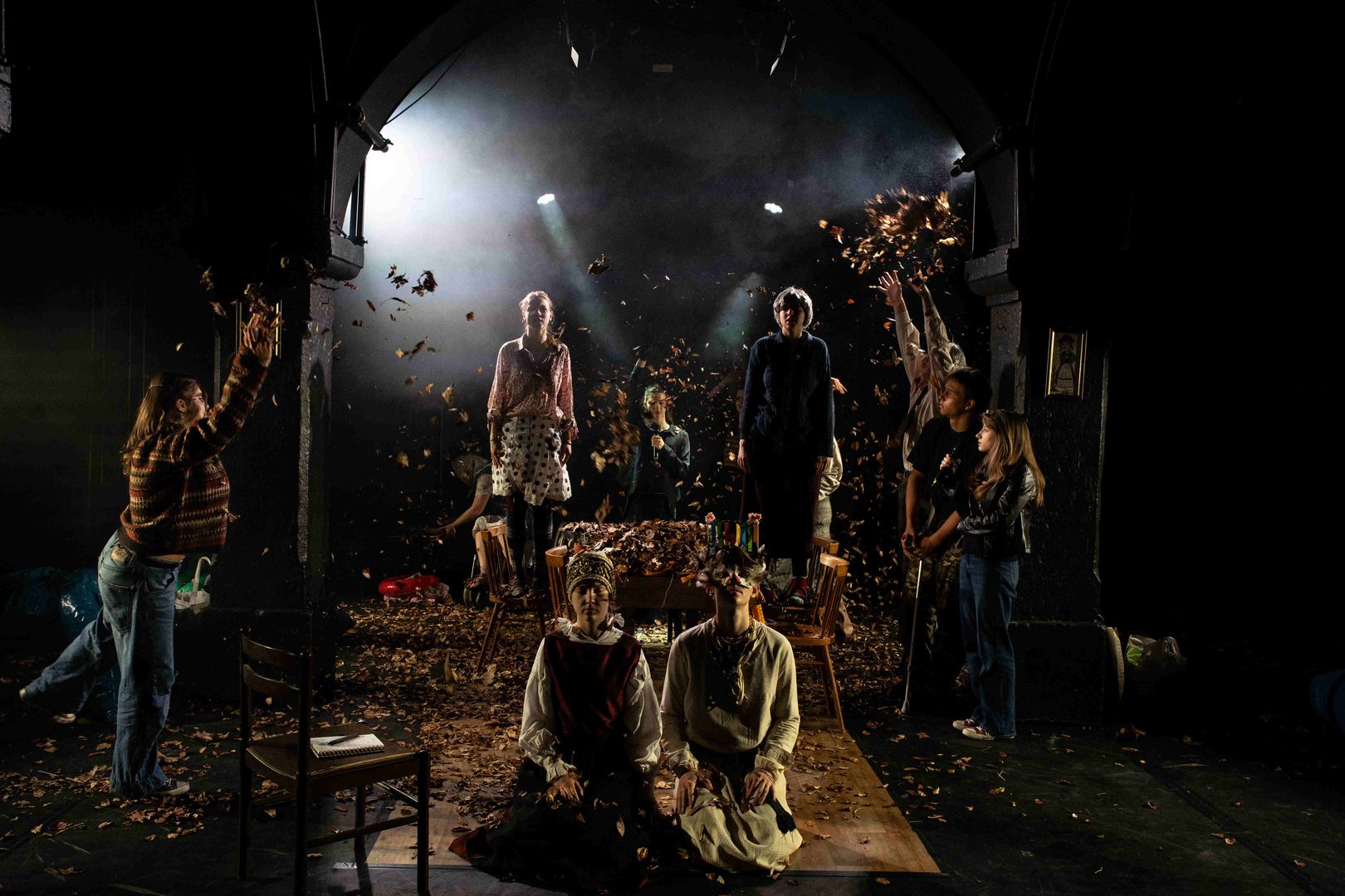 ŠtudenTeater 11.0: NAŠA ZEMLJA ALI VSI SO VENCI VEJLI