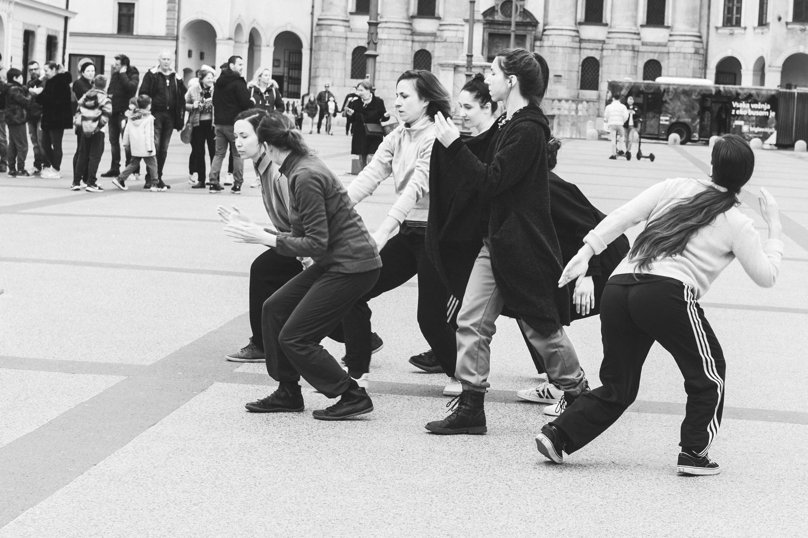 SNJEŽANA PREMUŠ: ČAS V POGLEDU – REPERTOAR