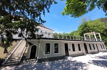 Galerija Neuhaus in Park Radetzky