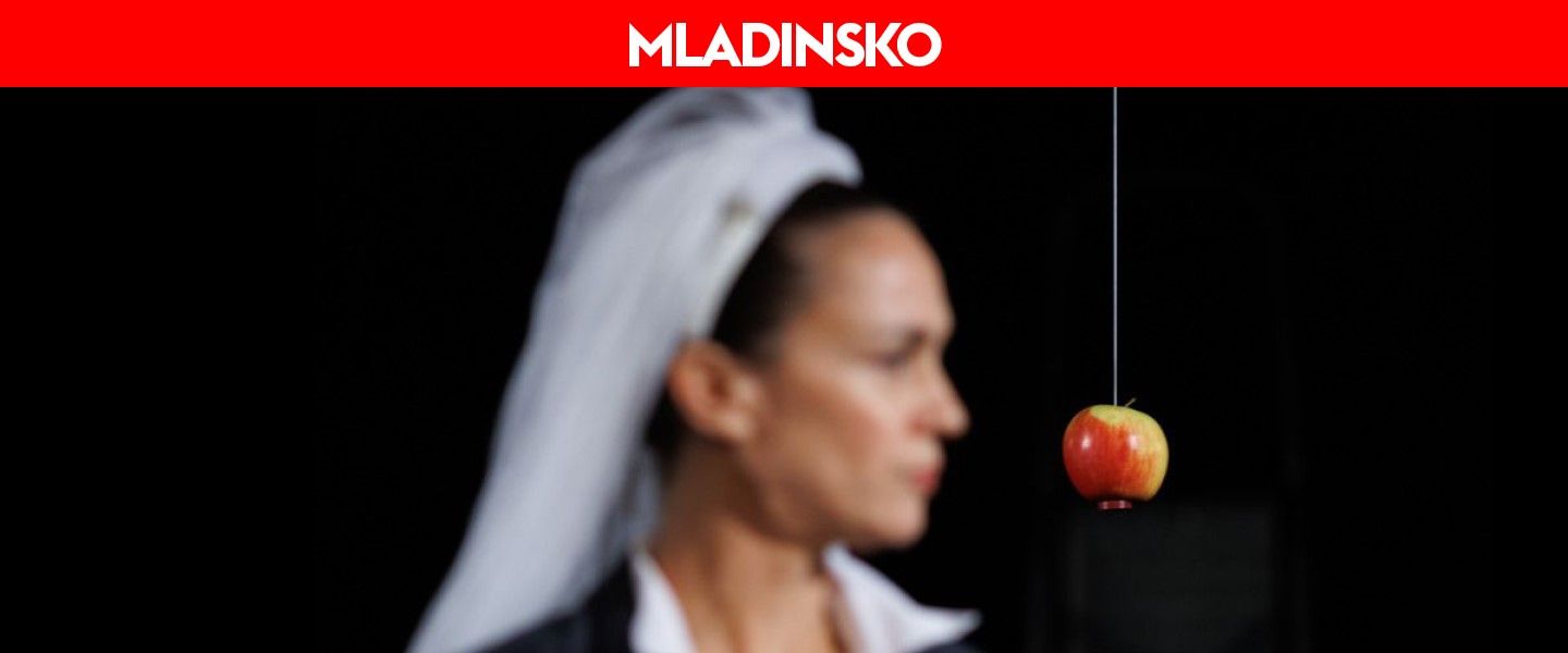 Kot jabolko sladko, visoko na veji
