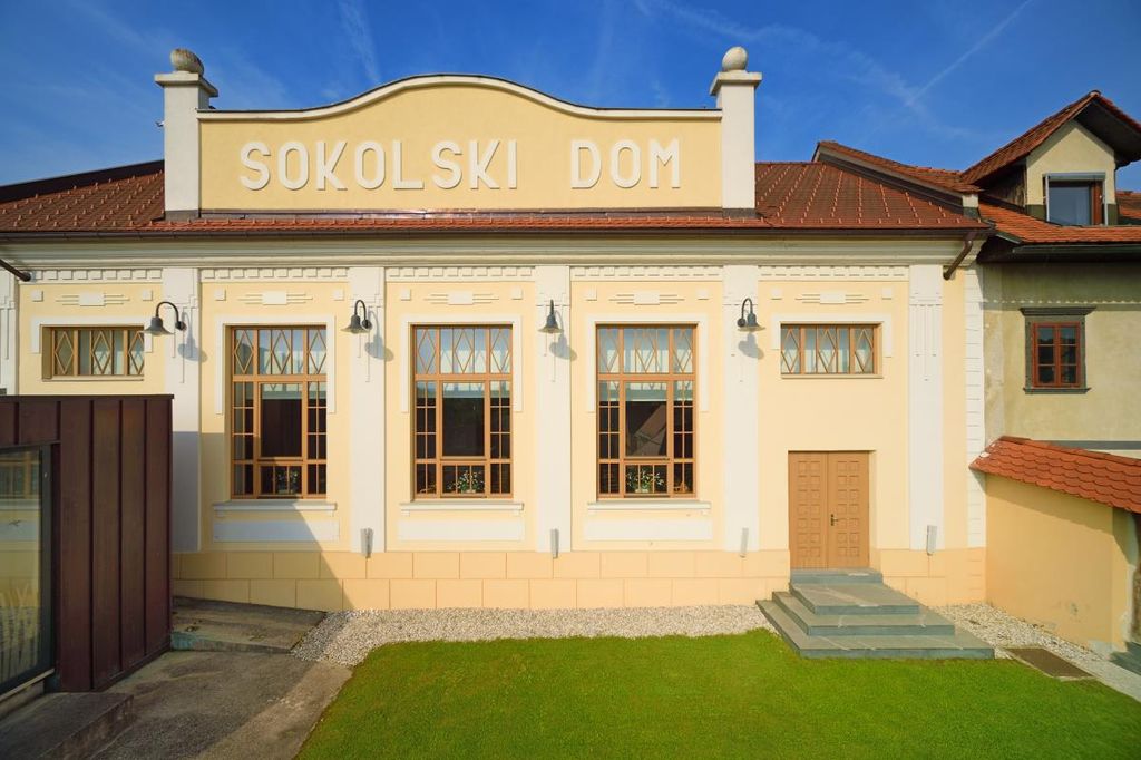 Sokolski dom - dodatni sedeži