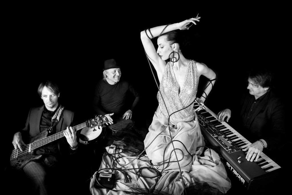 URŠKA CENTA - SENTIDO PROJECT / Terasa Slamič